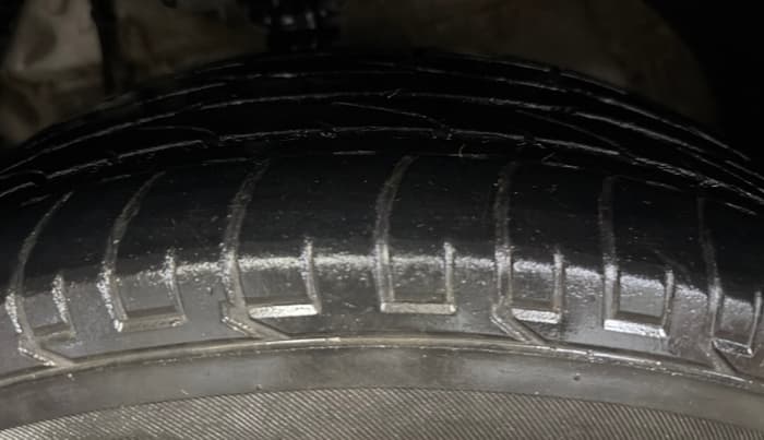 2024 Mahindra XUV300 W4 1.5 DIESEL, Diesel, Manual, 84,053 km, Left Front Tyre Tread