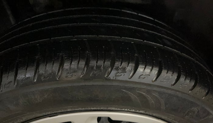 2021 Maruti Vitara Brezza VXI, Petrol, Manual, 14,160 km, Right Rear Tyre Tread