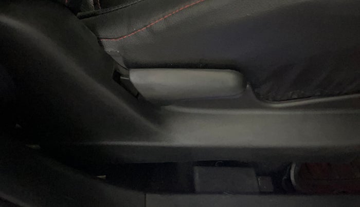 2021 Maruti Vitara Brezza VXI, Petrol, Manual, 14,160 km, Driver Side Adjustment Panel