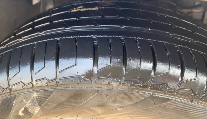 2021 Maruti S Cross ZETA AT 1.5, CNG, Automatic, 1,19,619 km, Right Front Tyre Tread