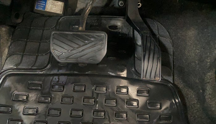 2021 Maruti S Cross ZETA AT 1.5, CNG, Automatic, 1,19,619 km, Pedals