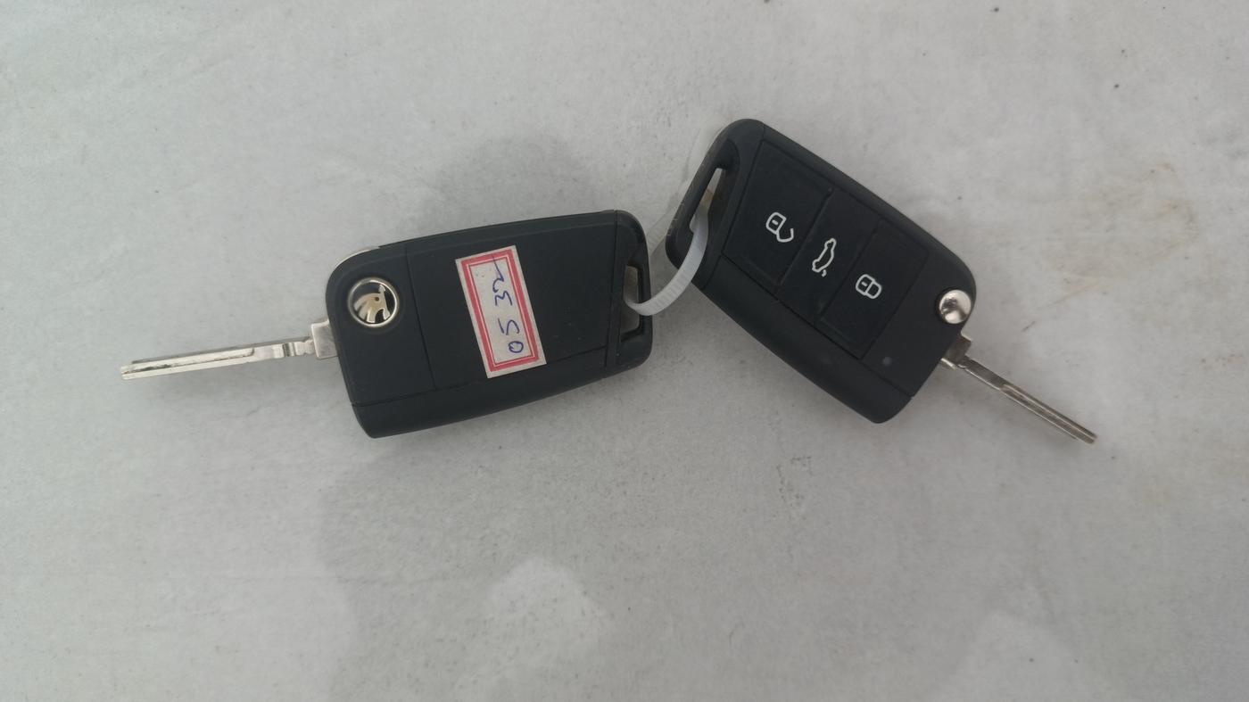 2021 Skoda KUSHAQ AMBITION 1.0L TSI MT, Petrol, Manual, 23,901 km, Key Close Up