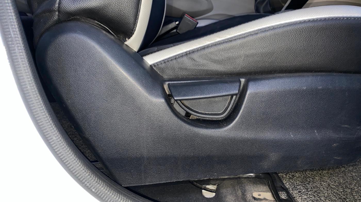 2019 Hyundai NEW SANTRO SPORTZ MT, Petrol, Manual, 45,141 km, Driver Side Adjustment Panel