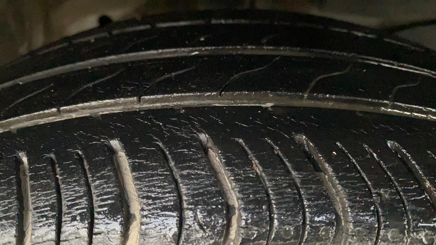 2020 Honda Amaze 1.2L I-VTEC V CVT, Petrol, Automatic, 41,353 km, Right Front Tyre Tread