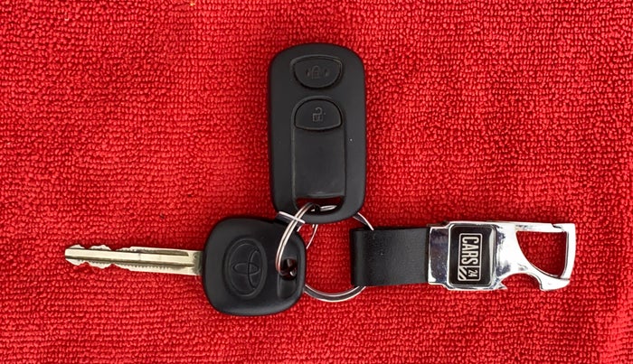 2011 Toyota Etios Liva G, Petrol, Manual, 25,501 km, Key Close Up