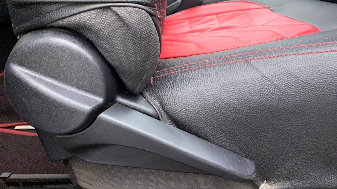 2011 Toyota Etios Liva G, Petrol, Manual, 25,501 km, Driver Side Adjustment Panel