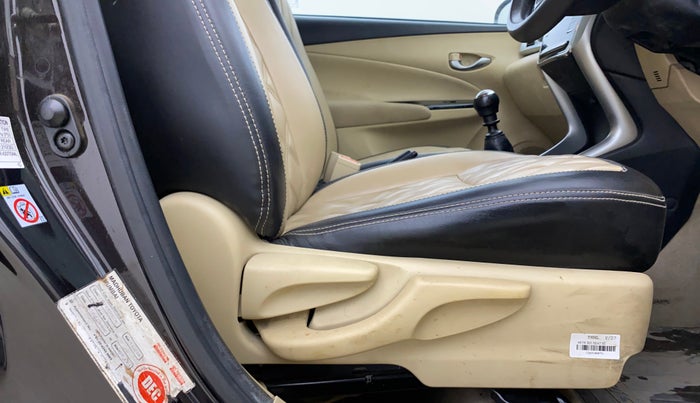 2018 Toyota YARIS G MT, Petrol, Manual, 51,312 km, Driver Side Adjustment Panel