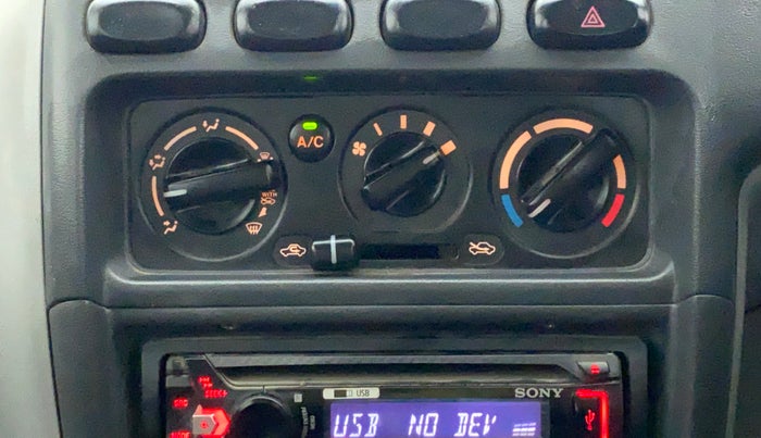 2014 Maruti Alto K10 VXI, Petrol, Manual, 47,899 km, AC Unit - Directional switch has minor damage