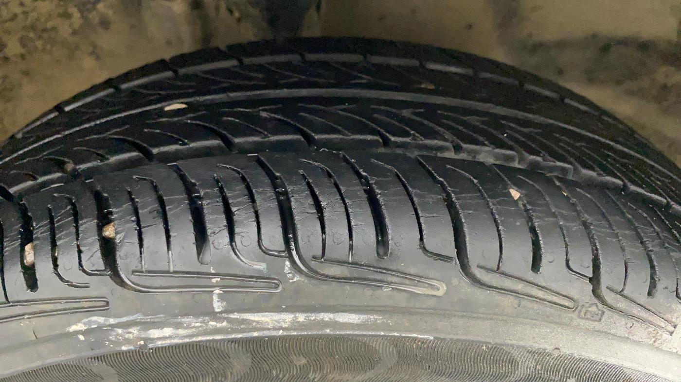 2014 Maruti Alto K10 VXI, Petrol, Manual, 47,899 km, Right Front Tyre Tread