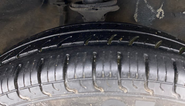 2017 Maruti Alto 800 LXI, Petrol, Manual, 47,118 km, Right Front Tyre Tread