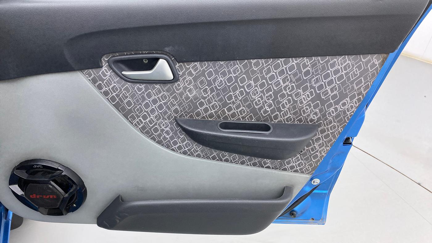 2017 Maruti Alto 800 LXI, Petrol, Manual, 47,118 km, Driver Side Door Panels Control