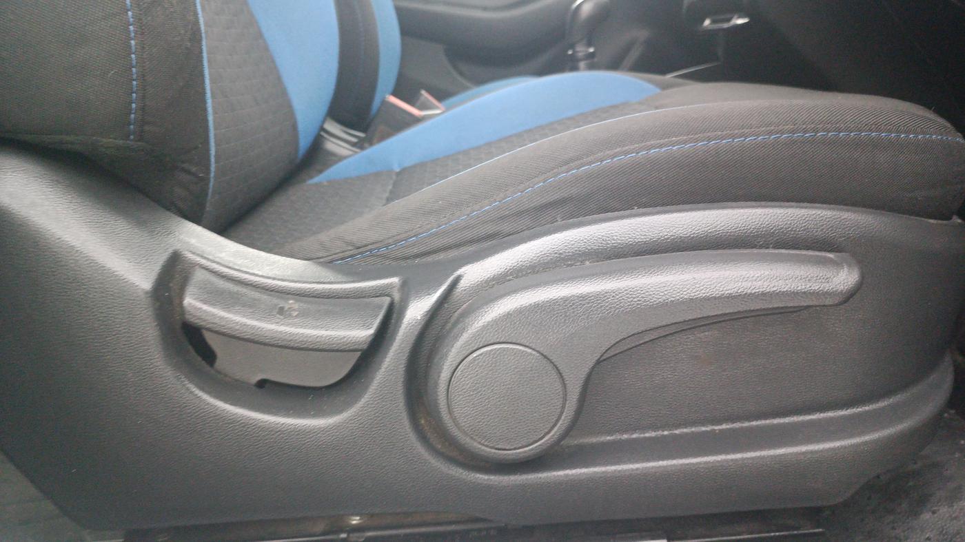 2018 Hyundai i20 Active 1.2 S, Petrol, Manual, 57,136 km, Driver Side Adjustment Panel