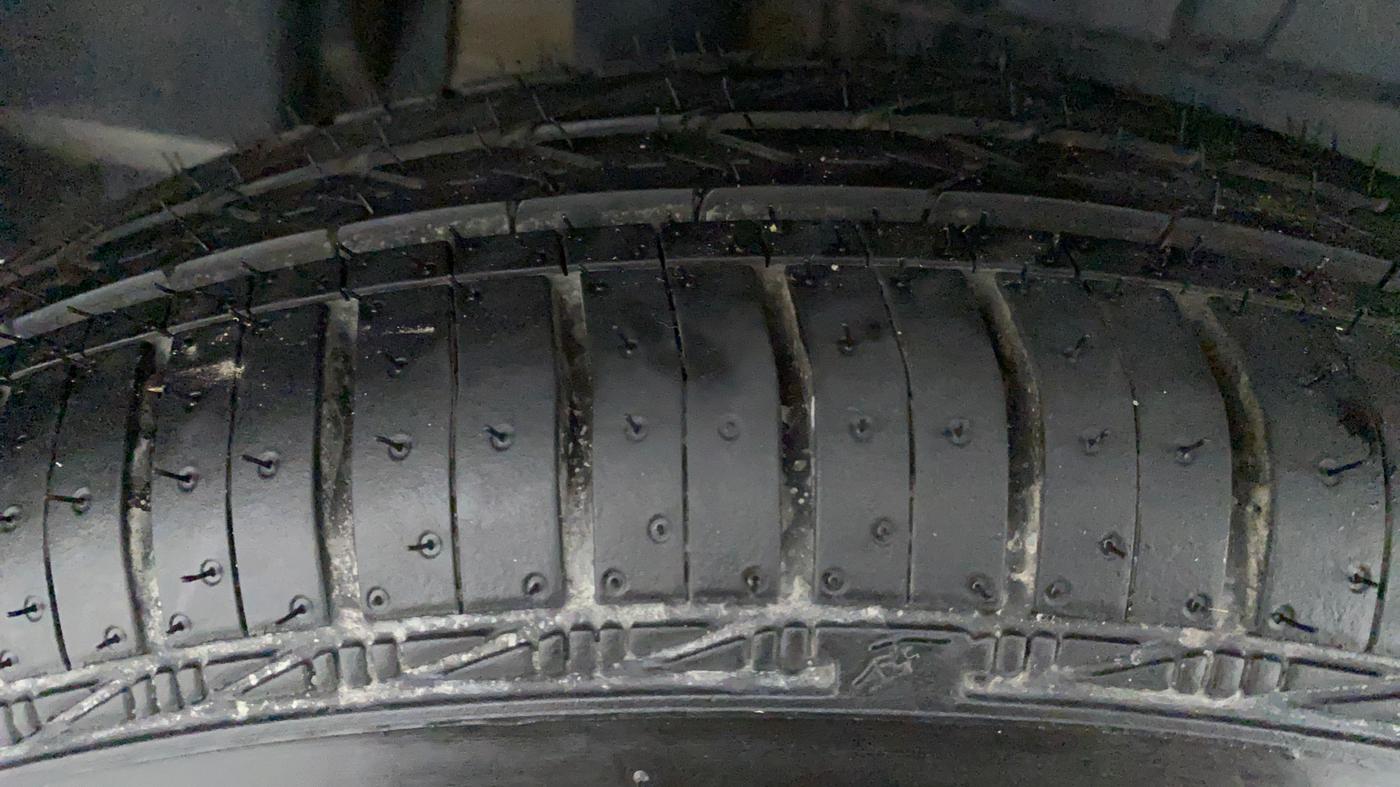 2018 Maruti Dzire VXI, Petrol, Manual, 69,845 km, Right Rear Tyre Tread