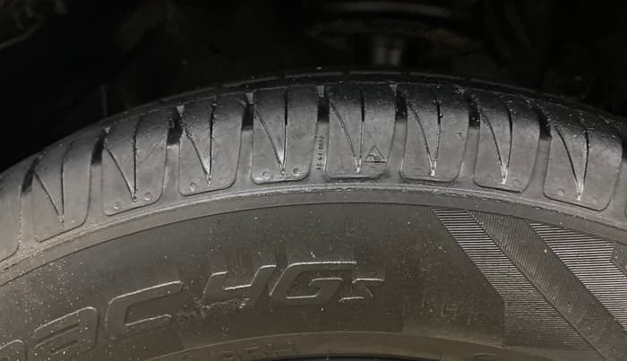 2016 Maruti Vitara Brezza ZDI PLUS, Diesel, Manual, 1,35,208 km, Left Front Tyre Tread