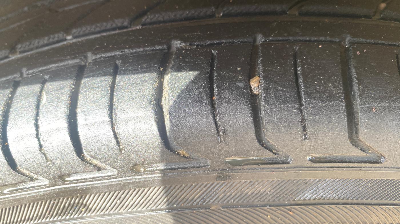 2021 Tata TIGOR XZ PLUS PETROL, Petrol, Manual, 1,50,817 km, Left Front Tyre Tread
