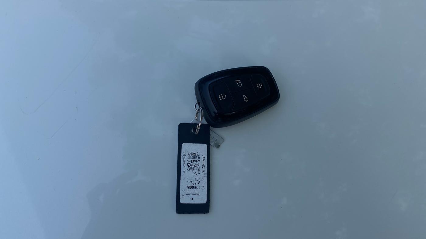 2021 Tata TIGOR XZ PLUS PETROL, Petrol, Manual, 1,50,817 km, Key Close Up