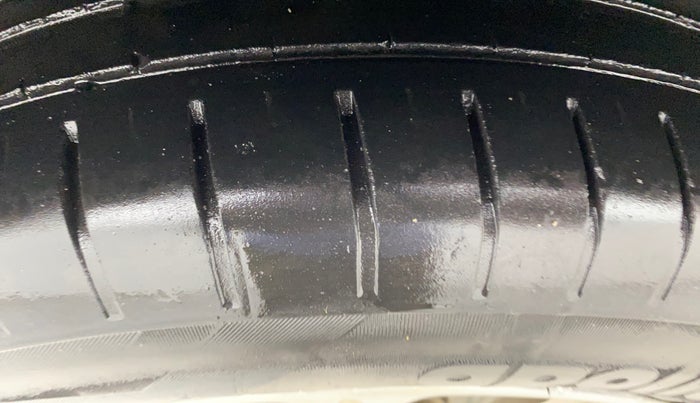 2021 Maruti Swift ZXI AMT, Petrol, Automatic, 65,525 km, Right Rear Tyre Tread