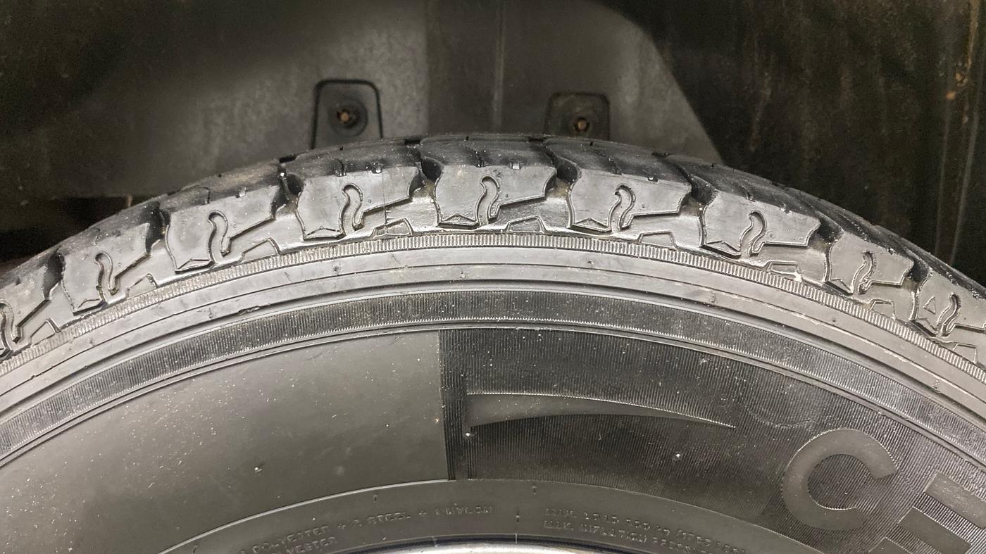 2017 Mahindra TUV300 T8, Diesel, Manual, 71,150 km, Left Rear Tyre Tread
