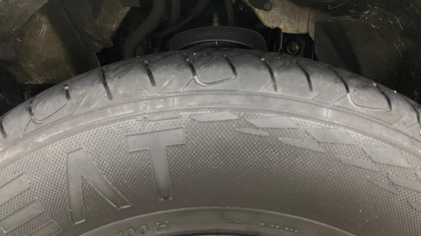 2017 Mahindra TUV300 T8, Diesel, Manual, 71,150 km, Left Front Tyre Tread