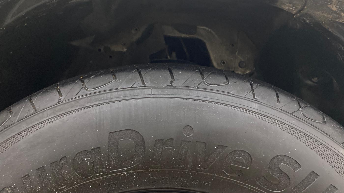 2017 Mahindra TUV300 T8, Diesel, Manual, 71,150 km, Right Front Tyre Tread