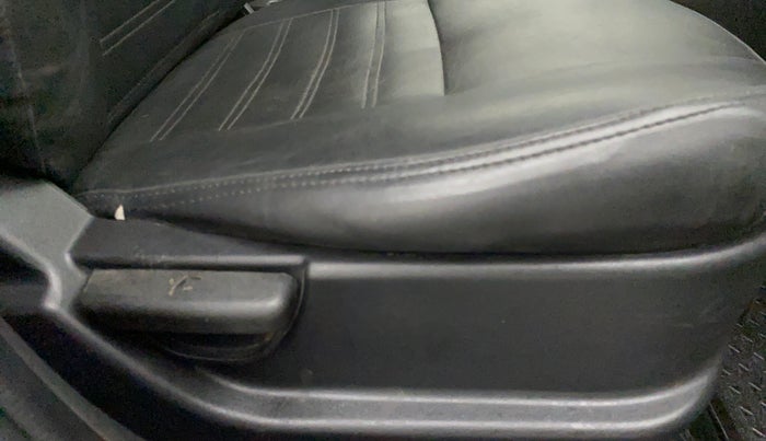 2014 Hyundai i20 SPORTZ 1.2, Petrol, Manual, 84,777 km, Driver Side Adjustment Panel