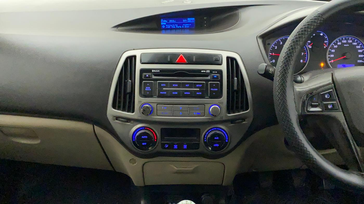 2014 Hyundai i20 SPORTZ 1.2, Petrol, Manual, 84,777 km, Air Conditioner