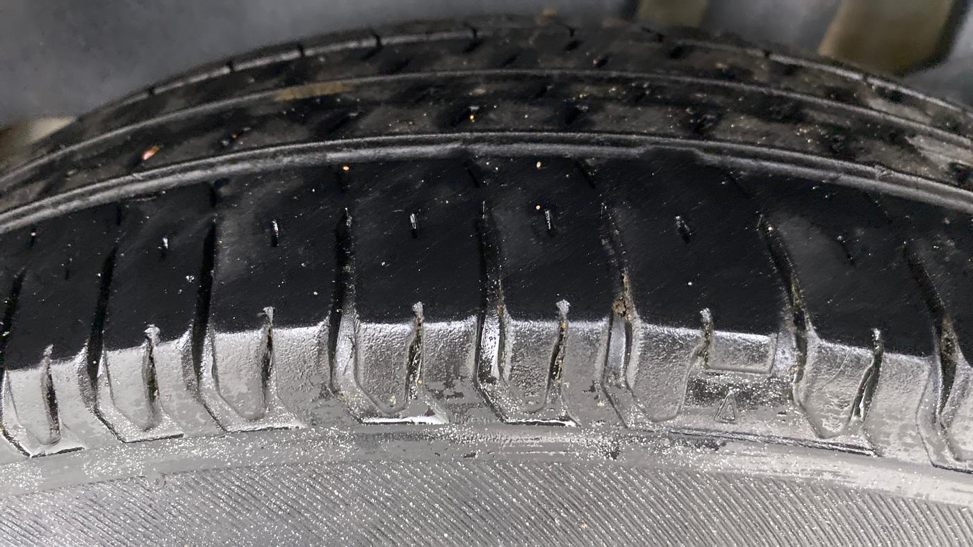 2020 Maruti Dzire VXI, Petrol, Manual, 49,520 km, Left Rear Tyre Tread