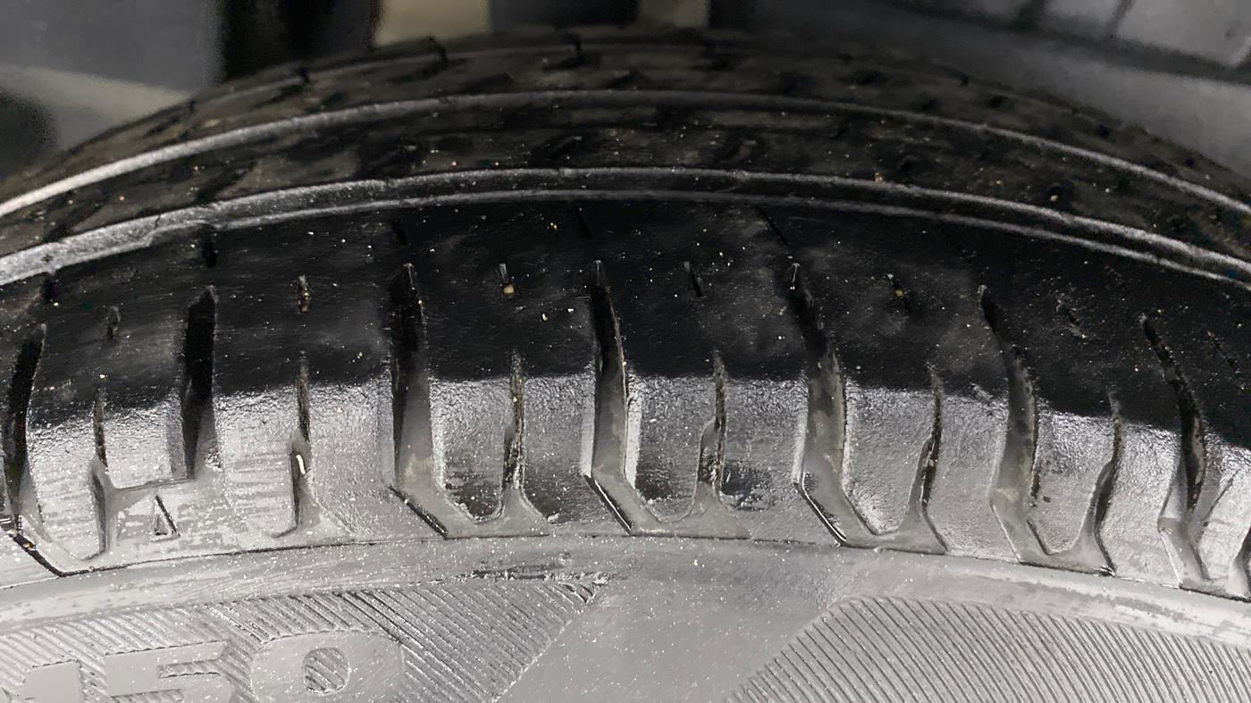 2020 Maruti Dzire VXI, Petrol, Manual, 49,520 km, Right Rear Tyre Tread