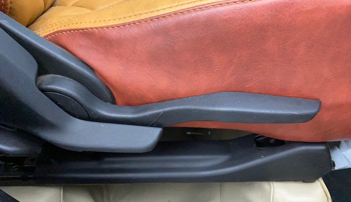 2023 Maruti BREZZA ZXI + SMART HYBRID DUAL TONE, Petrol, Manual, 65,858 km, Driver Side Adjustment Panel