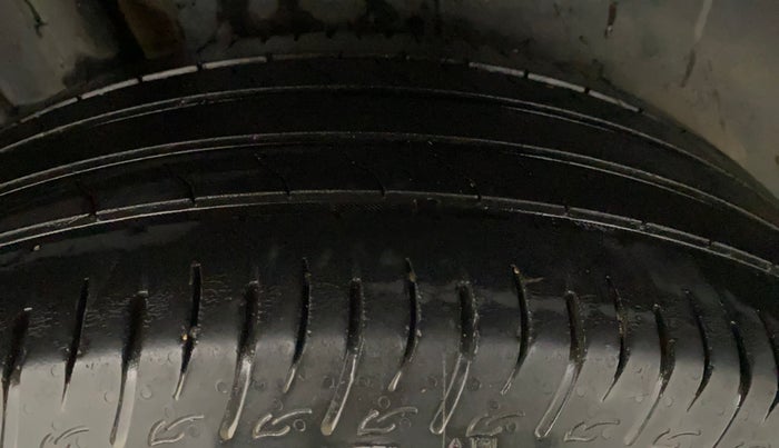 2023 Maruti BREZZA ZXI + SMART HYBRID DUAL TONE, Petrol, Manual, 65,858 km, Right Rear Tyre Tread