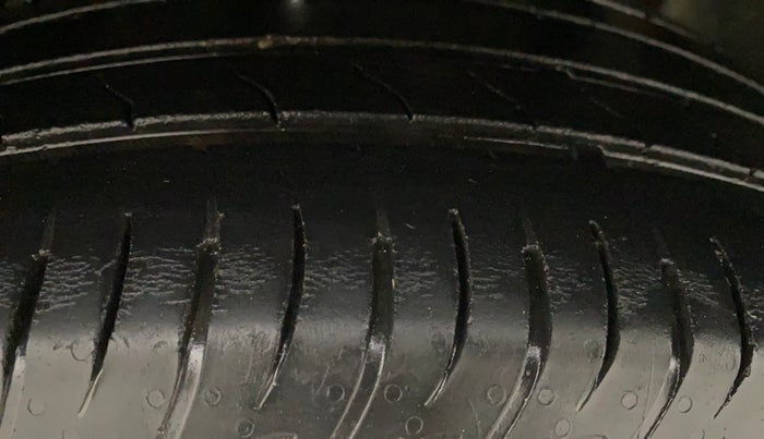 2023 Maruti BREZZA ZXI + SMART HYBRID DUAL TONE, Petrol, Manual, 65,858 km, Left Front Tyre Tread