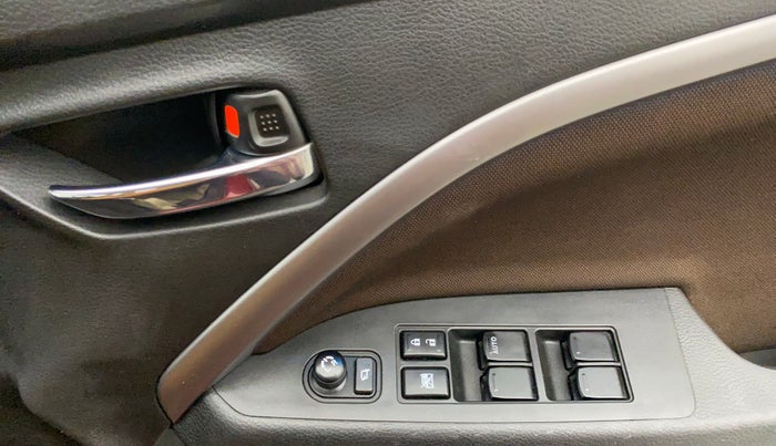 2023 Maruti BREZZA ZXI + SMART HYBRID DUAL TONE, Petrol, Manual, 65,858 km, Driver Side Door Panels Control