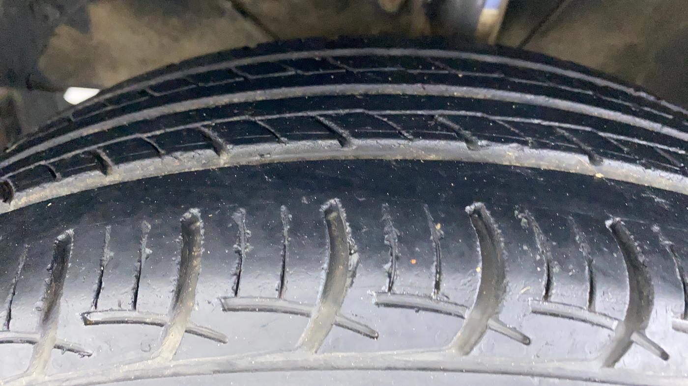 2017 Maruti Baleno DELTA 1.2 K12, Petrol, Manual, 45,083 km, Left Front Tyre Tread