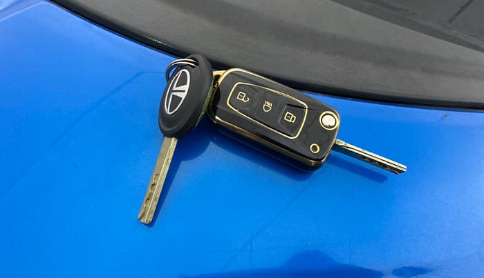 2019 Tata NEXON XMA PETROL, Petrol, Automatic, 63,569 km, Key Close Up