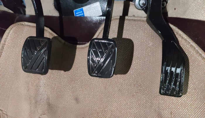 2015 Maruti Ertiga VXI CNG, CNG, Manual, 1,17,180 km, Pedals