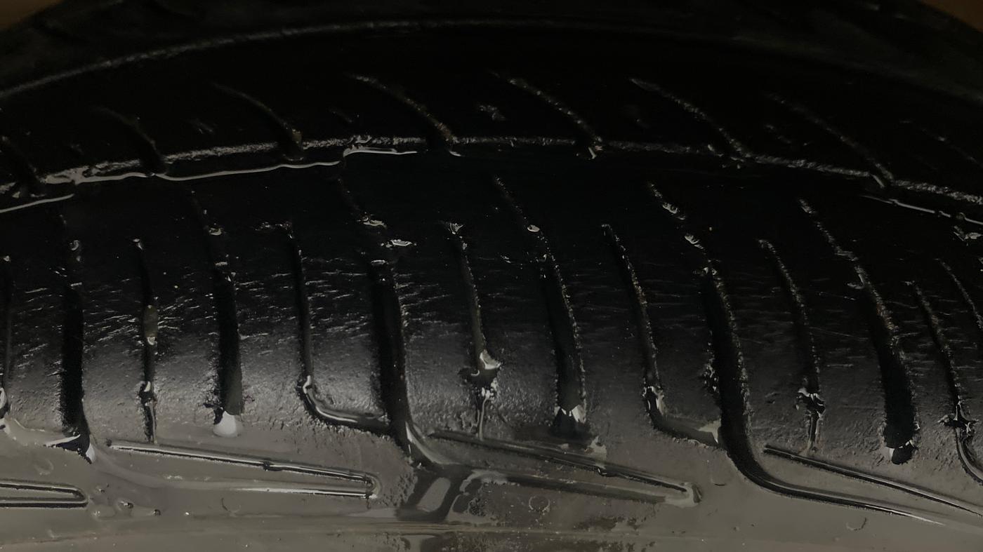 2016 Maruti Alto K10 VXI, Petrol, Manual, 83,238 km, Left Front Tyre Tread