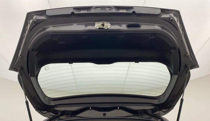 2017 Maruti Swift ZXI, Petrol, Manual, 42,809 km, Boot Door Open