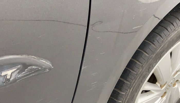 2017 Maruti Swift ZXI, Petrol, Manual, 42,809 km, Right fender - Minor scratches