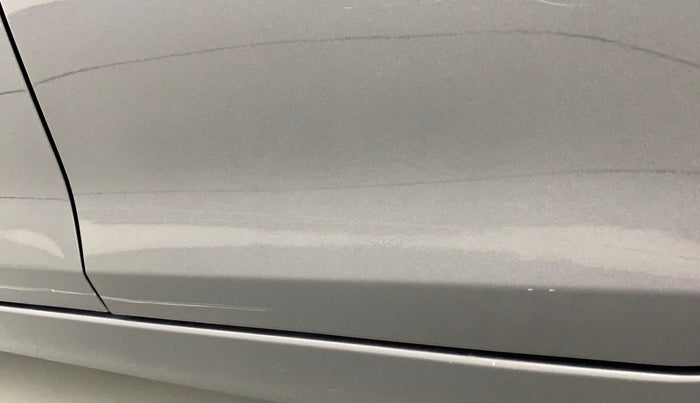 2017 Maruti Swift ZXI, Petrol, Manual, 42,809 km, Rear left door - Minor scratches
