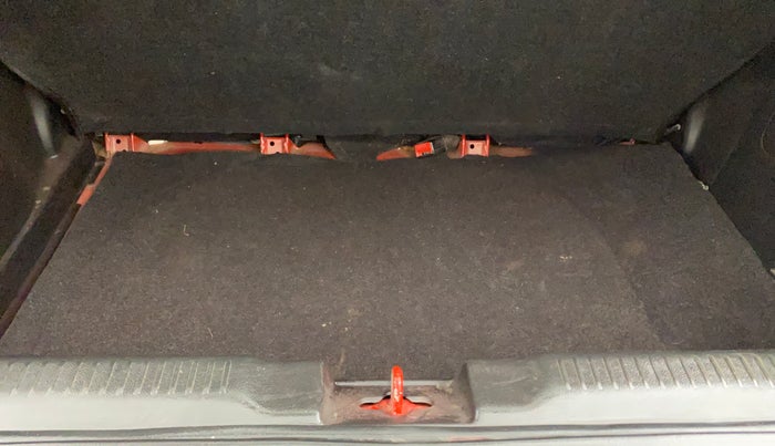 2020 Maruti Swift VXI AMT, Petrol, Automatic, 1,18,286 km, Boot Inside