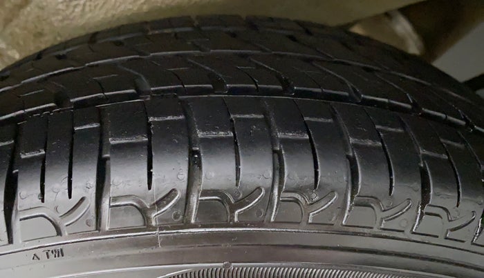 2013 Maruti Wagon R Stingray VXI, Petrol, Manual, 61,235 km, Left Rear Tyre Tread