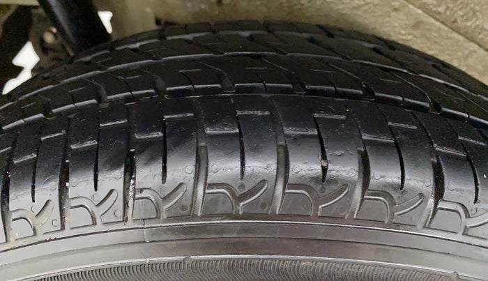 2013 Maruti Wagon R Stingray VXI, Petrol, Manual, 61,235 km, Right Rear Tyre Tread