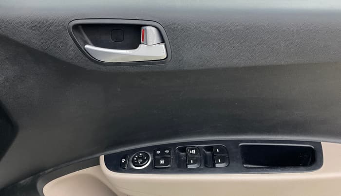 2019 Hyundai Grand i10 SPORTZ 1.2 KAPPA VTVT, Petrol, Manual, 71,094 km, Driver Side Door Panels Control