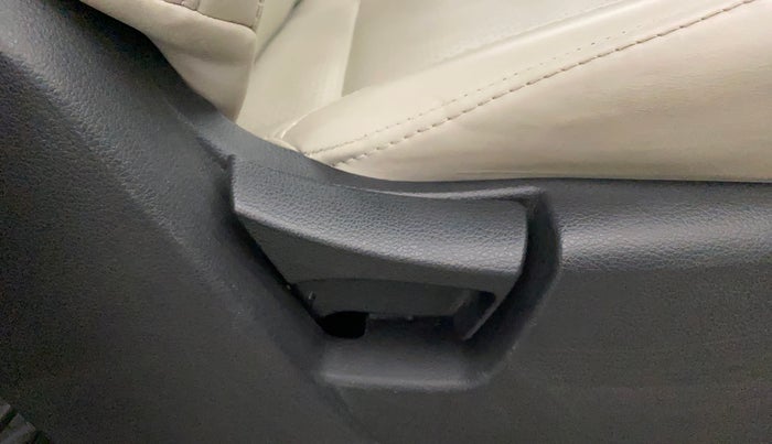 2023 Mahindra XUV300 W6 1.2 PETROL AMT, Petrol, Automatic, 22,980 km, Driver Side Adjustment Panel