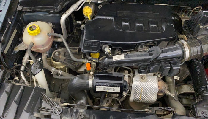 2023 Mahindra XUV300 W6 1.2 PETROL AMT, Petrol, Automatic, 22,980 km, Engine View - Right