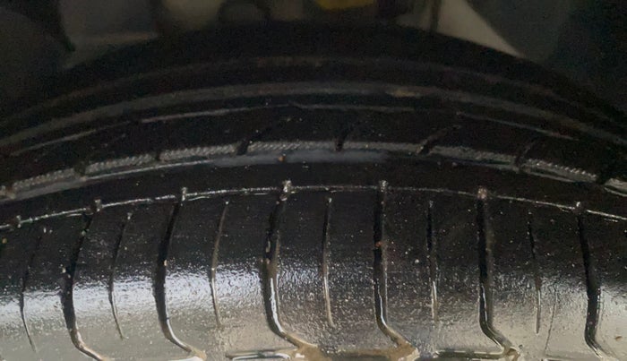 2018 Ford Ecosport TREND 1.5L DIESEL, Diesel, Manual, 94,343 km, Left Front Tyre Tread