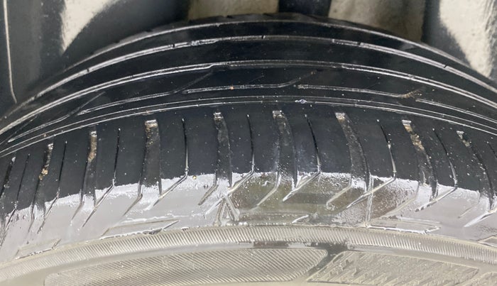 2022 Jeep Compass LIMITED (O) 2.0 DIESEL, Diesel, Manual, 52,058 km, Left Rear Tyre Tread