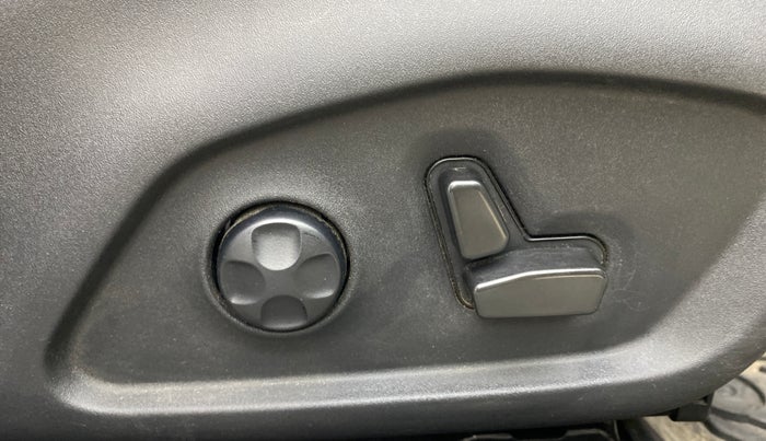 2022 Jeep Compass LIMITED (O) 2.0 DIESEL, Diesel, Manual, 52,058 km, Driver Side Adjustment Panel