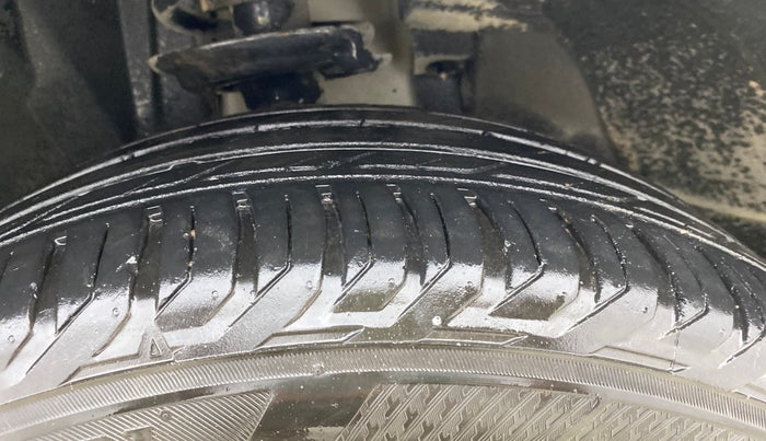 2022 Jeep Compass LIMITED (O) 2.0 DIESEL, Diesel, Manual, 52,058 km, Right Front Tyre Tread