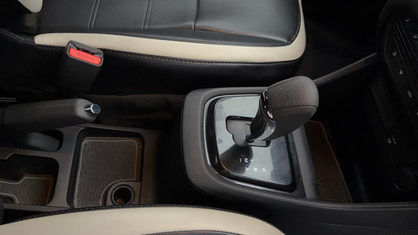 2023 Tata PUNCH ADVENTURE AMT, CNG, Automatic, 32,932 km, Gear Lever